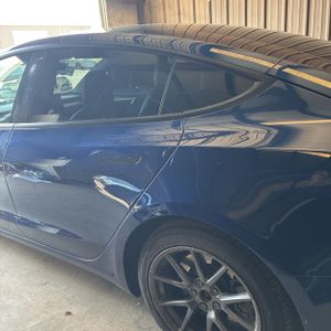 TESLA MODEL 3 BASE - 5