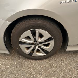 صورة مصغرة 17 لـ 2017 Toyota PRIUS THREE