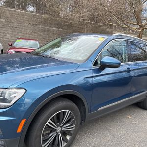 VOLKSWAGEN TIGUAN 2.0T SEL - 2