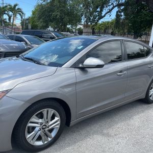 HYUNDAI ELANTRA VALUE EDITION - 2