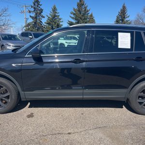 VOLKSWAGEN TIGUAN SE 4MOTION - 4