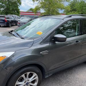 FORD ESCAPE SE - 2