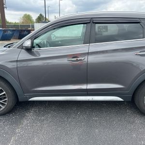 HYUNDAI TUCSON LIMITED - 4