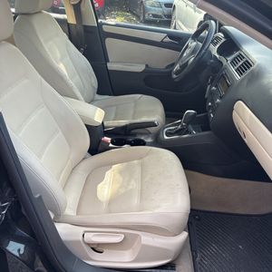 صورة 33 لـ 2011 Volkswagen JETTA SE
