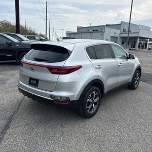 KIA SPORTAGE LX - 8