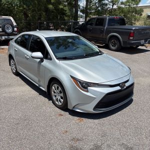 2025 Toyota COROLLA LE photo 10