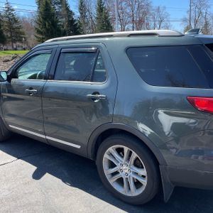 FORD EXPLORER XLT - 6