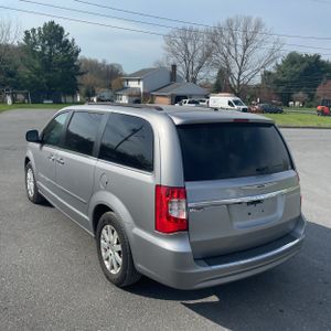 CHRYSLER TOWN AND COUNTRY TOURING - 5