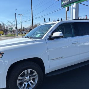 CHEVROLET SUBURBAN LT - 2