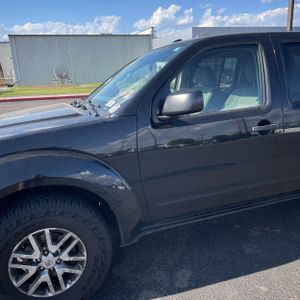 2015 Nissan FRONTIER SV 照片 2
