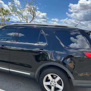 FORD EXPLORER XLT - 6