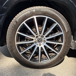 2025 Mercedes-BENZ GLS thumbnail 17