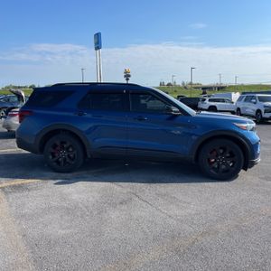 FORD EXPLORER ST - 10