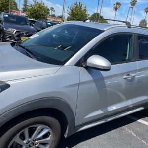 HYUNDAI TUCSON SE PLUS - 2
