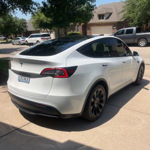 TESLA MODEL Y LONG RANGE - 8