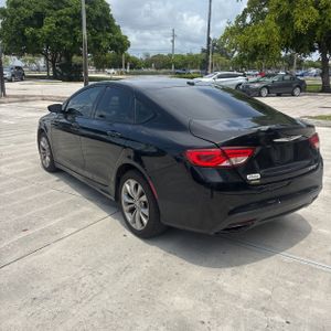 صورة 5 لـ 2015 Chrysler 200 S