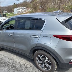 KIA SPORTAGE LX - 6