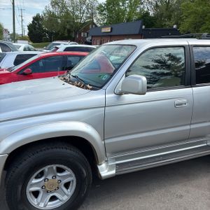 TOYOTA 4RUNNER - 2
