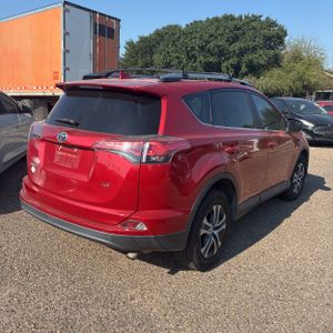 صورة 8 لـ 2017 Toyota RAV4 LE