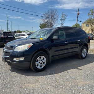 CHEVROLET TRAVERSE LS - 1