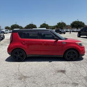 2017 KIA SOUL + — фото 10