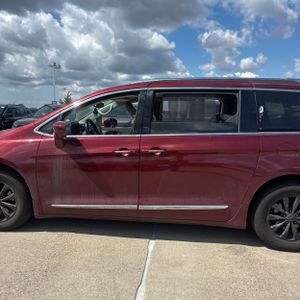 CHRYSLER PACIFICA TOURING L - 4