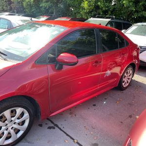 2021 Toyota COROLLA LE photo 3