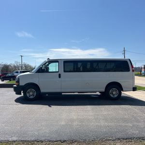 CHEVROLET EXPRESS LS 3500 - 3