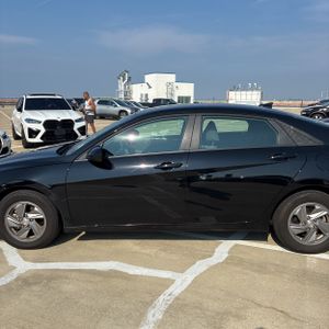 2025 Hyundai ELANTRA SE 照片 4