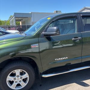 TOYOTA TUNDRA - 2