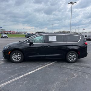 CHRYSLER PACIFICA TOURING L - 3