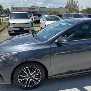 2023 KIA FORTE GT-LINE 照片 2