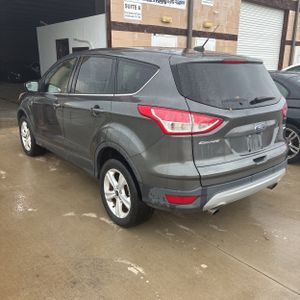FORD ESCAPE SE - 4