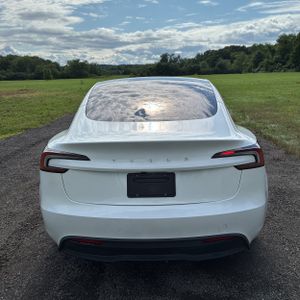 صورة 7 لـ 2025 Tesla MODEL 3 LONG RANGE