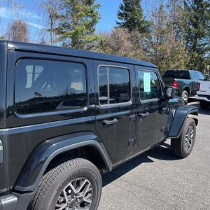 JEEP WRANGLER 4-DOOR SAHARA 4X4 - 9