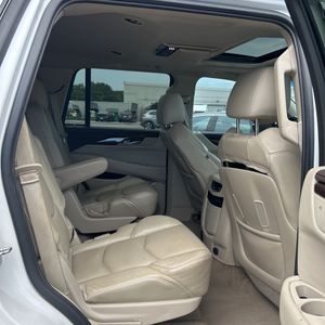 صورة 34 لـ 2017 Cadillac ESCALADE LUXURY