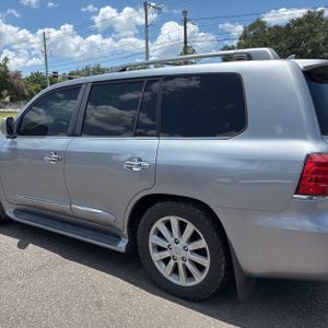 صورة 6 لـ 2010 Lexus LX 570 BASE