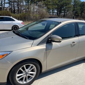 FORD FOCUS SE - 2