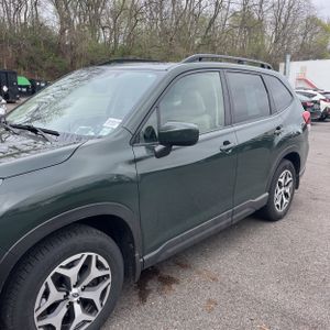 SUBARU FORESTER PREMIUM - 2