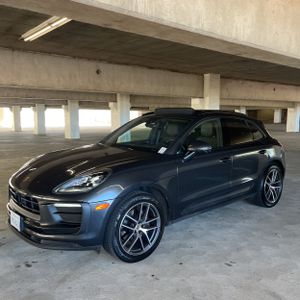 2024 Porsche MACAN photo 3