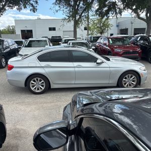 BMW 5 SERIES 528I - 10