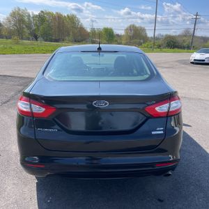 FORD FUSION SE - 7