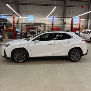 LEXUS UX 250H F SPORT HANDLING - 3