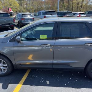FORD EDGE SEL - 3