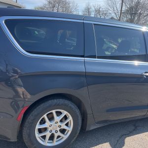 CHRYSLER PACIFICA TOURING - 9