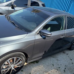 VOLKSWAGEN JETTA 1.4T SE - 2