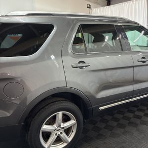 FORD EXPLORER XLT - 9