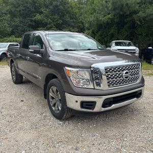 2019 Nissan TITAN SV — фото 12