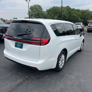 صورة 7 لـ 2023 Chrysler PACIFICA TOURING L