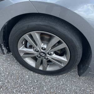 2018 Hyundai ELANTRA SEL — миниатюра 16